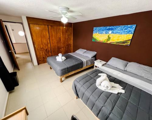 Casa de las Lomas 3BR - 2 Bathroom - Free Parking