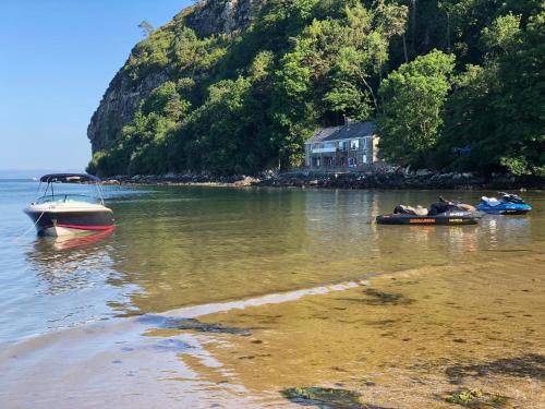 Heddfan - Peaceful & Cozy En-suite Room 5 mins from Stunning Llanbedrog Beach chambre d'hôte Abererch