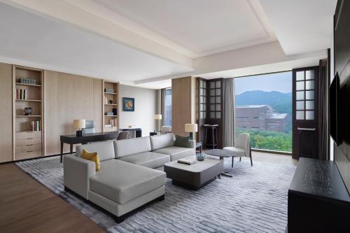 Executive Elite Suite image 4
