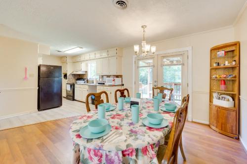 Quiet Columbus Home with Private Deck and Grill! in Columbus, USA