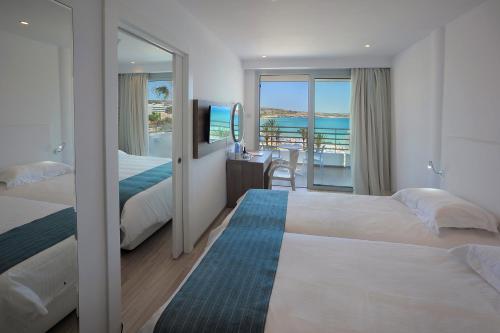 Family Suite (2 Adults + 2 Children) image 3