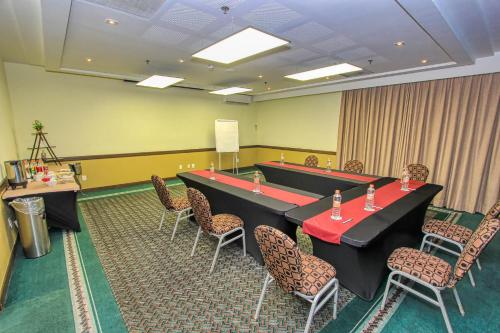 489333887 Holiday Inn Leon by IHG