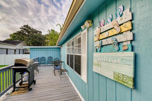 Surfside Beach Home with Community Perks Near Ocean!