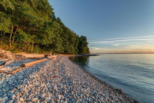 Beach, Pacific Spirit Hostel in Vancouver (BC)