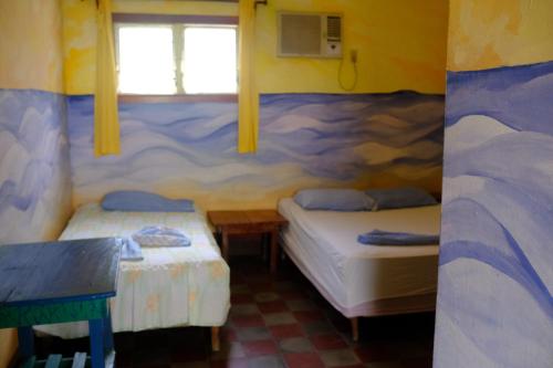 1 double bed, 1 twin bed