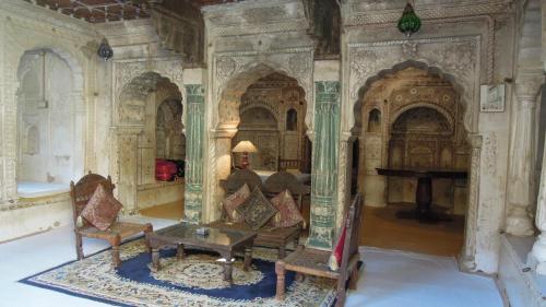 Narayan Niwas Castle Fort Mahensar