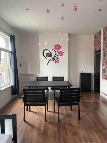 Létesítmények, Entire PinkApt - Free parking - Up to 4 guests - 3 beds - Close to city centre - Self check in in Ballymacarrett