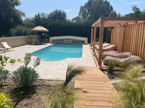 Sous les étoiles en Provence, gîtes les bambous et les grands chênes gîte à louer Seignes