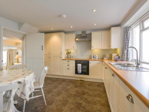 Prydes Cottage St. Mawes - image 14