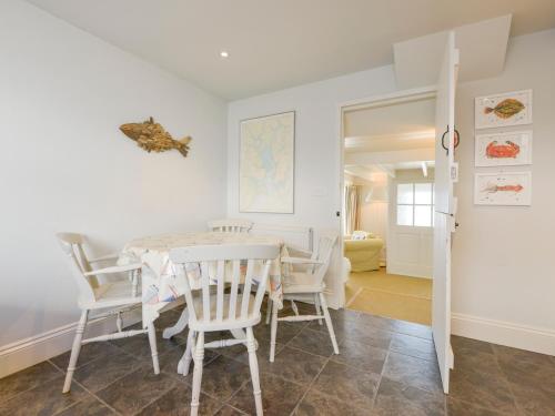 Prydes Cottage St. Mawes - image 6