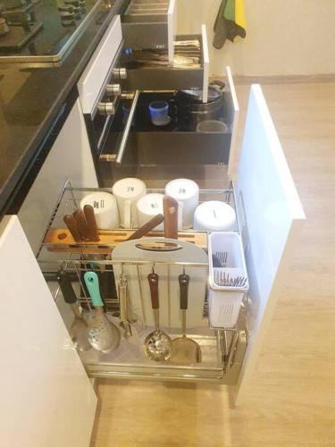 Lanta Sunshine Residence Apt 3 Two Bed Apartment with AC and Work Space in Klong Tob Beach