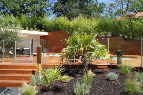 شرفة/ تراس, Hotel du Parc in Arcachon