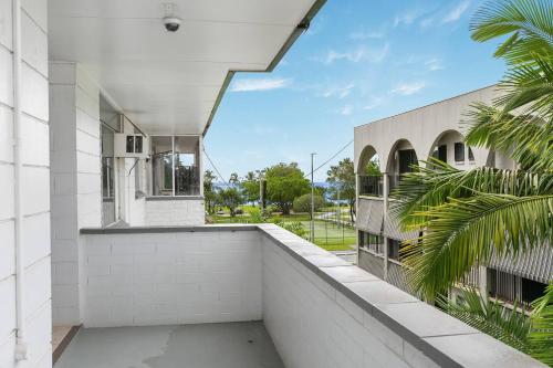 Contemporary Chic with Pool on the Esplanade