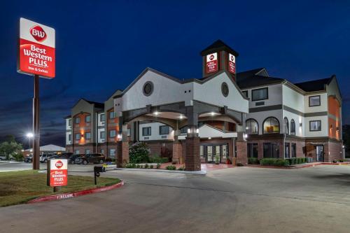 Best Western PLUS Victoria Inn & Suites