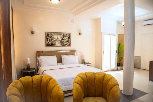 Studio Apartment room in residence queen house