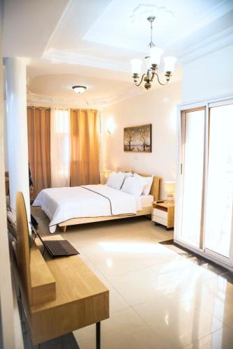 Studio Apartment image 5