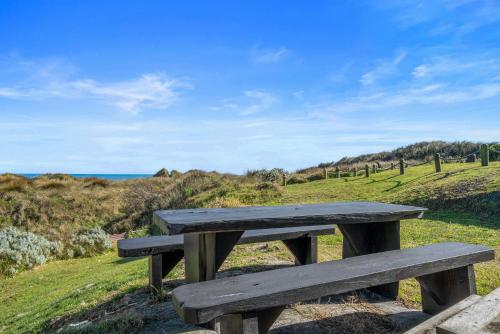 . Beachfront Favourite - Foxton Beach Holiday Home