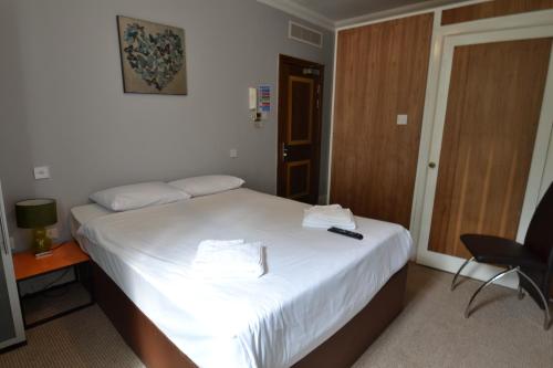 Hyde Park Suites - image 2