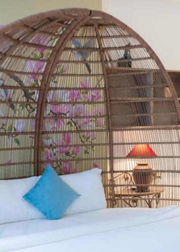 489389819 Aaron Boutique Hotel