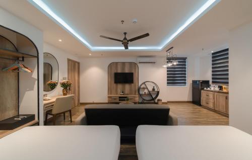 489389991 Aaron Boutique Hotel