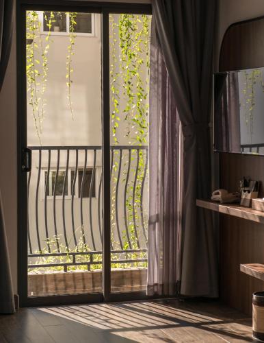 489390132 Aaron Boutique Hotel