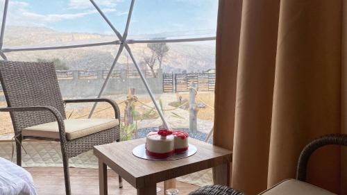 Jabal shams domes in Al Ḩayl