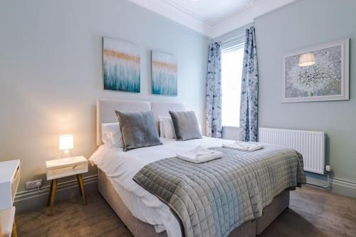 One-Bedroom Apartment image 10