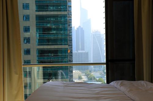 Cosmos Living Spacious with Balcony GCV1 - image 4