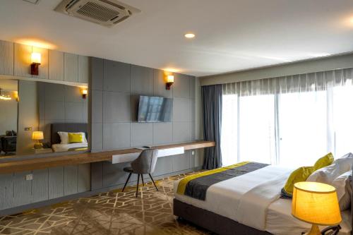 Standard King Room (Free Return Airport Transfer & 10% discount on Food & Beverage) room in Manhattan Business Hotel Male