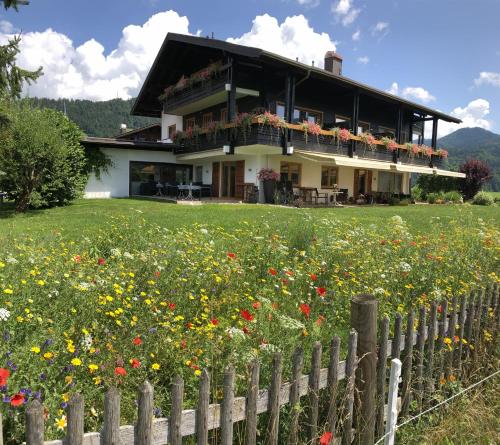 Gästehaus Wiesegg - Accommodation - Reit im Winkl