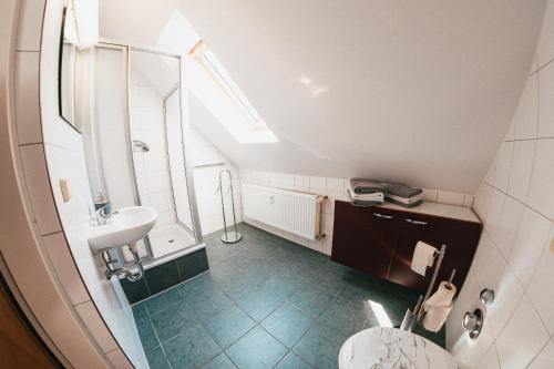 Deluxe Triple Room image 8