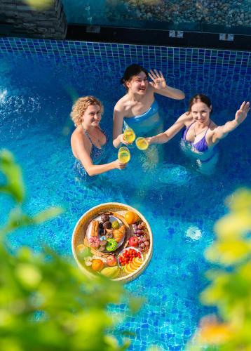 489417090 Aaron Boutique Hotel