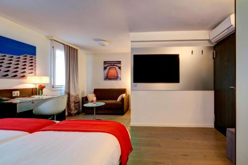 Triple Room image 4