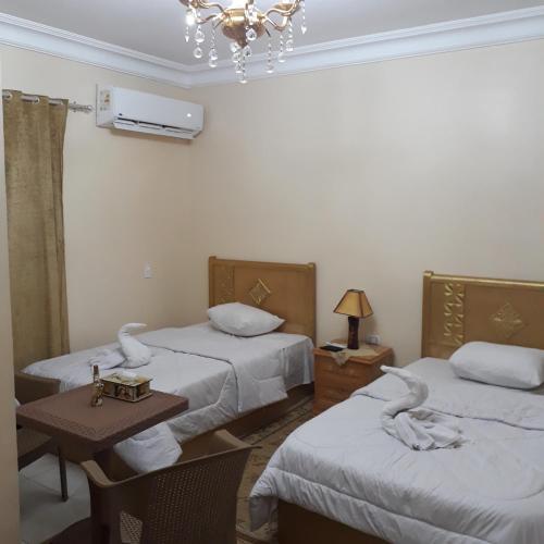 Nana Pyramids Guest House