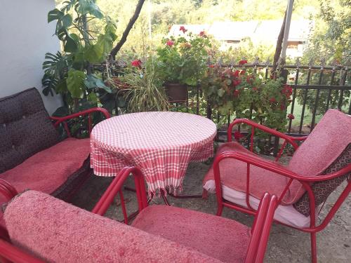 Balkons/terase, Rustic Village House 4 in Riječani