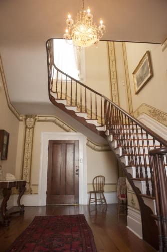The Denny House - image 8