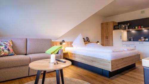 Gasthaus Hirschenstube & Gastehaus Gehri in วาลด์เคียร์ช