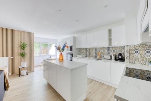 ห้องครัว, Smart living - Idéal amis et famille -10 mn Disneyland - 20 mn Paris (Smart living - Ideal amis et famille -10 mn Disneyland - 20 mn Paris) in ตรอซี