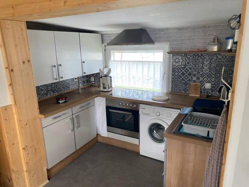 Kitchen, Bungalow im Grunen in Werneuchen