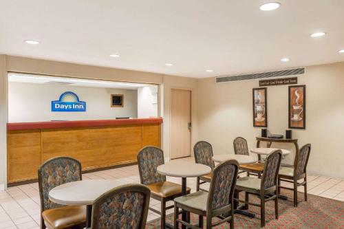 Days Inn by Wyndham West Des Moines - Clive