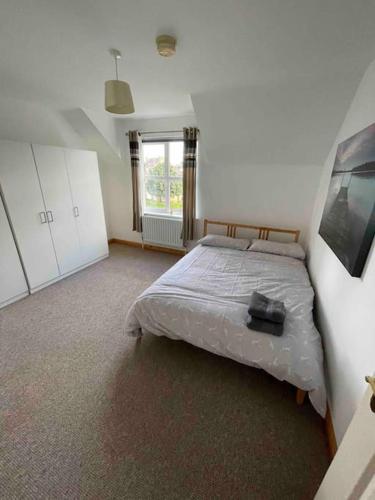 Modern Apartment by river - 20 mins to Belfast