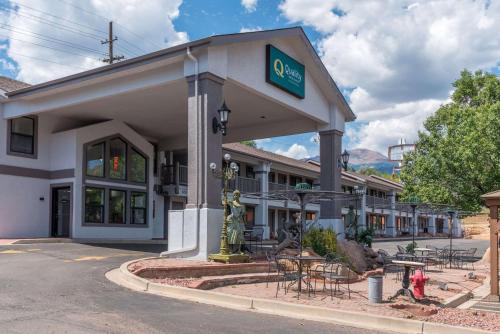 Quality Inn & Suites Manitou Springs at Pikes Peak in Manitou Springs, USA