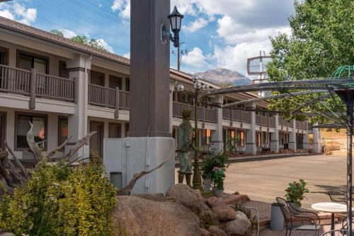 Quality Inn & Suites Manitou Springs At Pikes Peak