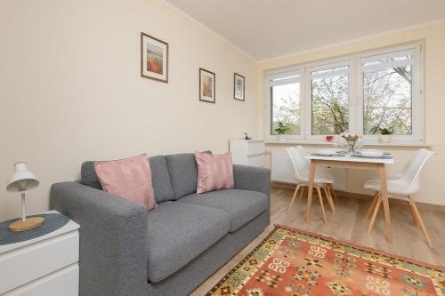 Dickens St Apartment Warsaw by Noclegi Renters, Варшава