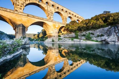 La Clastre location d'un studio avec piscine et clim près d'Uzès