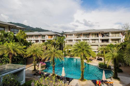 Beachfront 2br 2bath apartment private jacuzzi pool 50 meter to Naithon beach photo 2