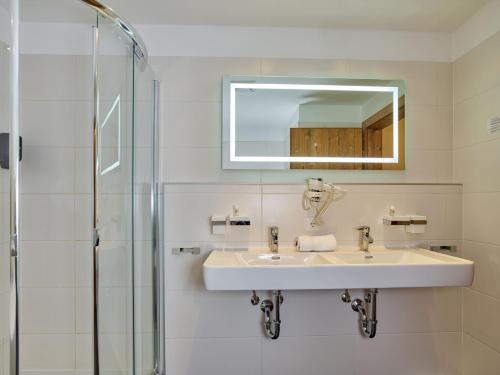Alpen Diamond Penthouse - image 9