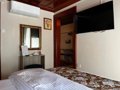 One-Bedroom Apartment image 5