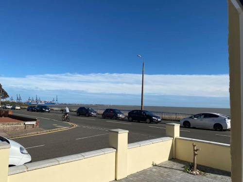 Space Apartments - Two Bed Seafront Apartment with Off Street Parking - Windfarmer Accommodation - Flat 1