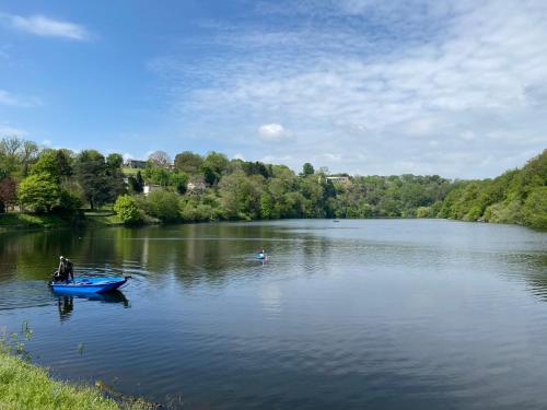 Gîte du Rossignol entre lac et forêt